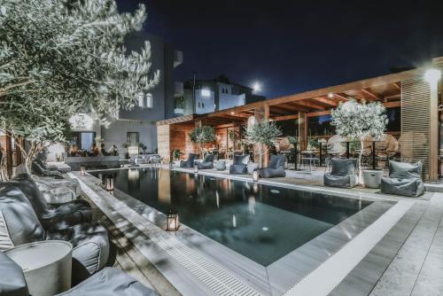 ikaros suites