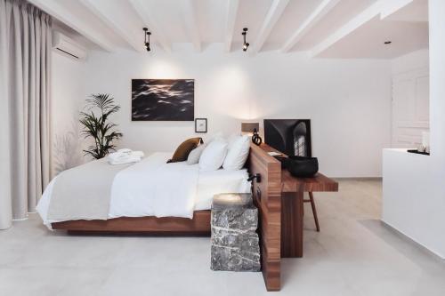 ikaros suites