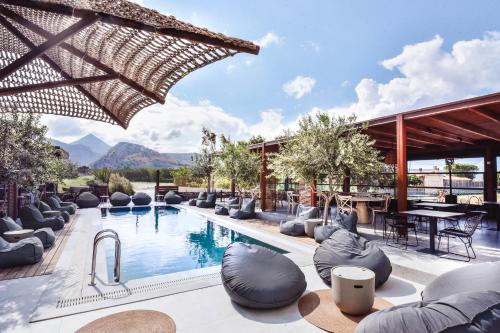 ikaros suites