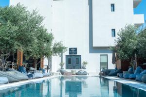 ikaros suites