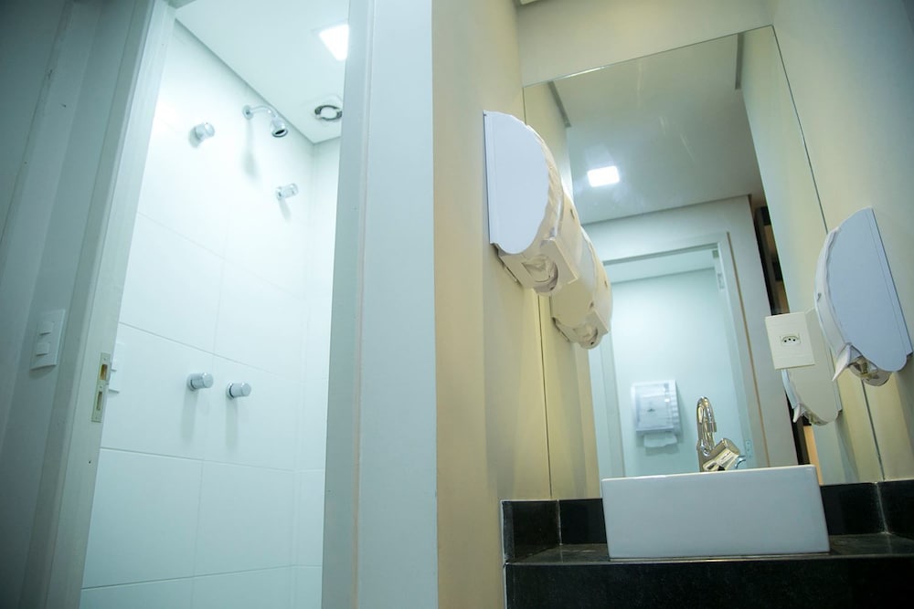 ipanema beach hostel