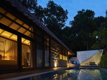 Arumdalu Private Resort,In Tanjung Pandan,4 star