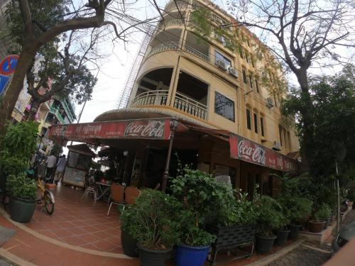 the bright lotus guesthouse