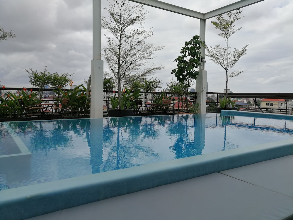 monsoon bassac hotel