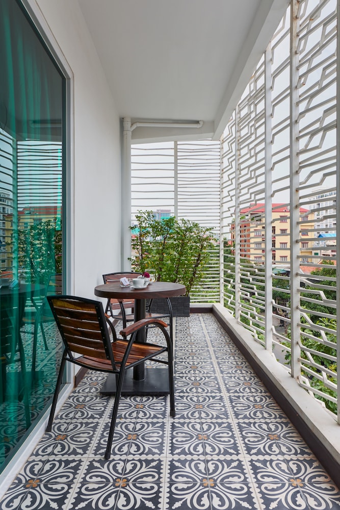 monsoon bassac hotel