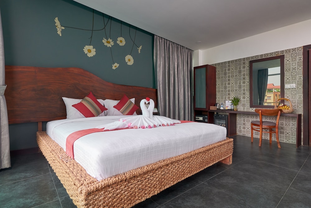 monsoon bassac hotel