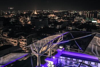 point boutique hotel