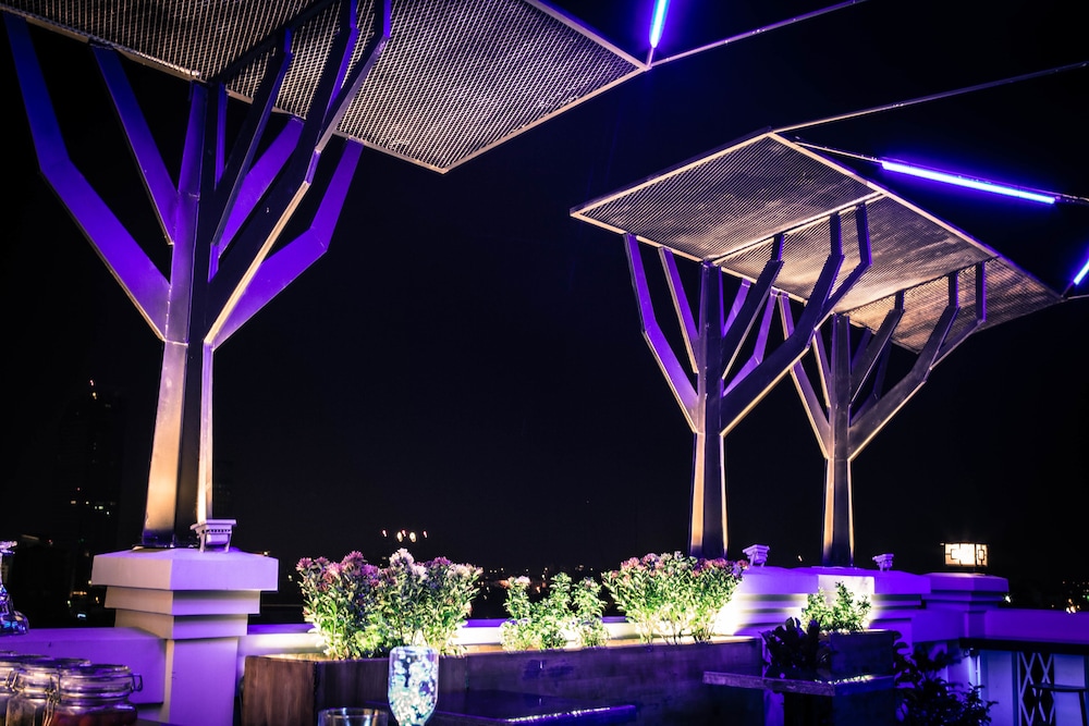 point boutique hotel