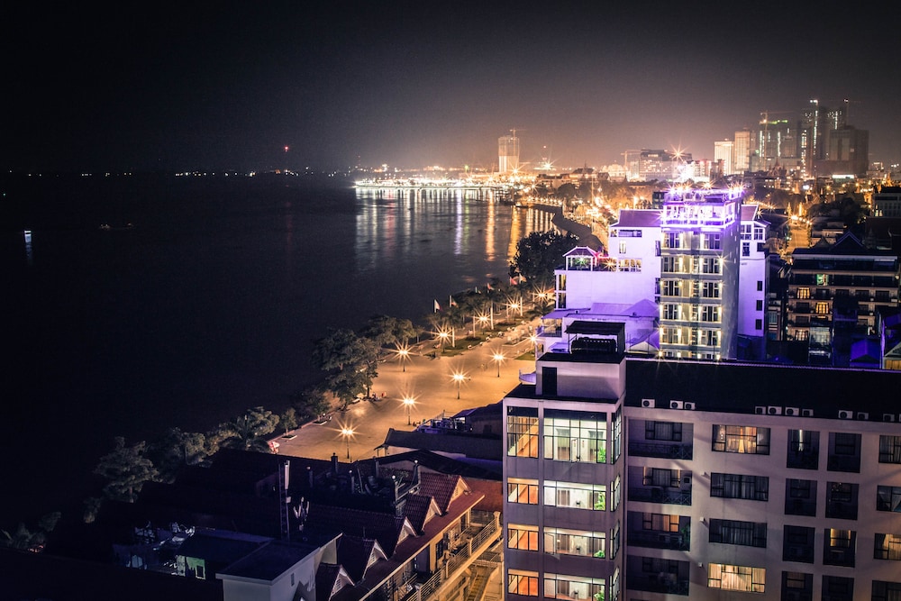 point boutique hotel