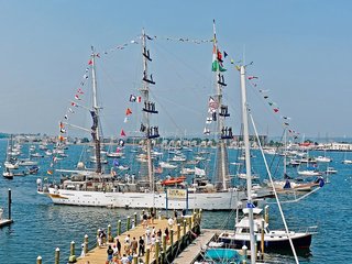 the newport harbor hotel and marina