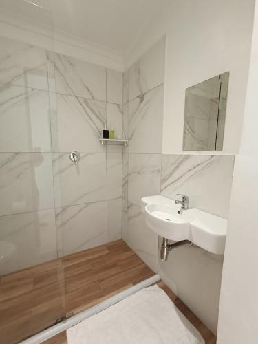 the john bauer pottery studio