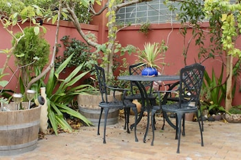 the john bauer pottery studio