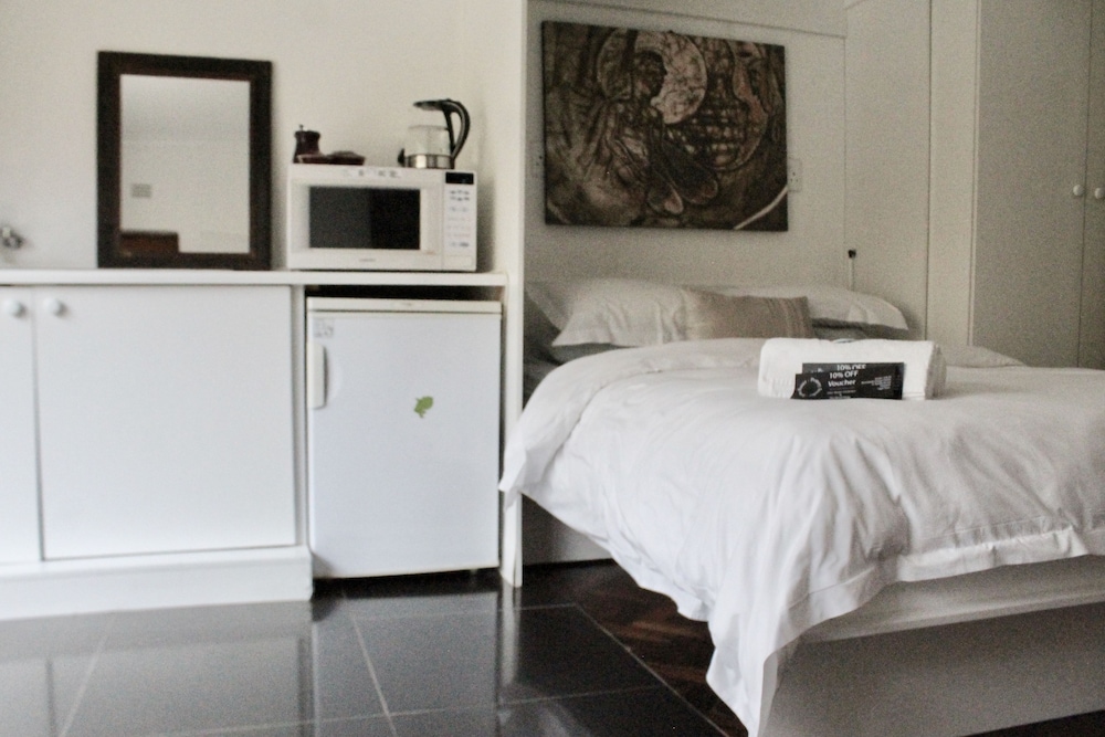 the john bauer pottery studio