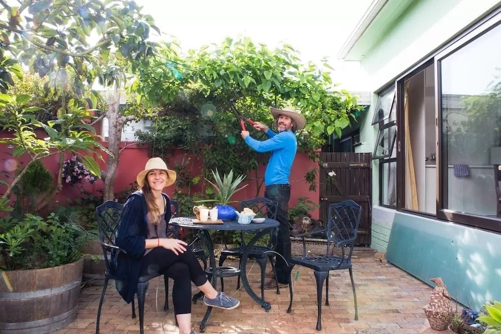 the john bauer pottery studio