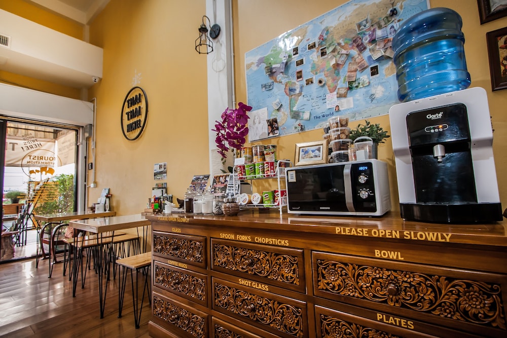 thai thai hostel