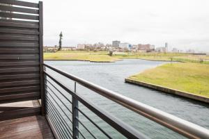 point waterfront apartments
