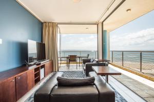 point waterfront apartments