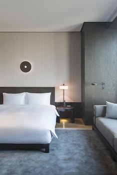 hyatt regency wuhan optics valley