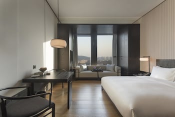 hyatt regency wuhan optics valley