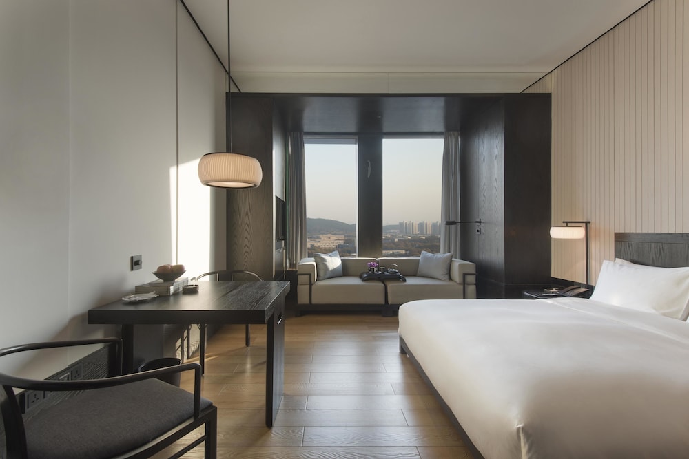 hyatt regency wuhan optics valley