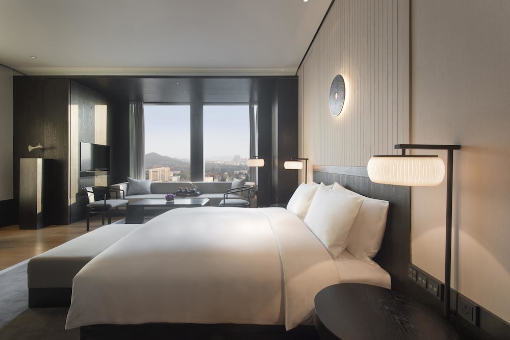 hyatt regency wuhan optics valley