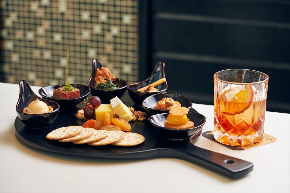 quincy hotel singapore by far east hospitality