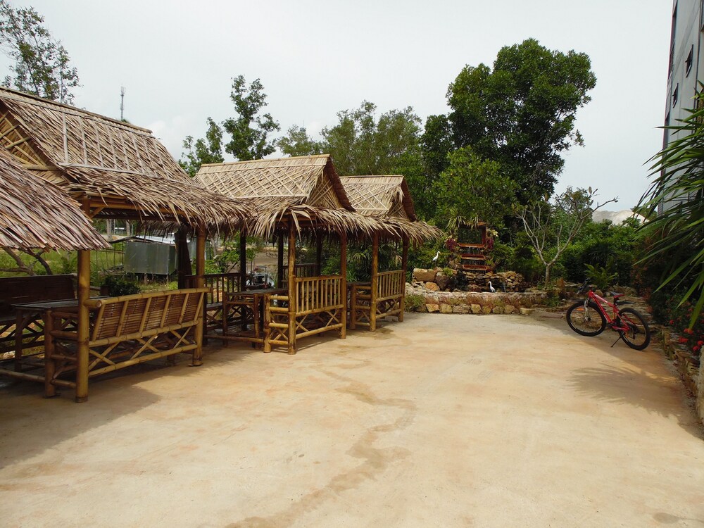 phutubkaek view house