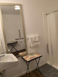 apple inn and suites cooperstown area