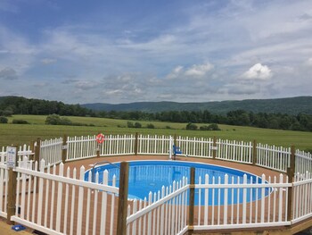 apple inn and suites cooperstown area