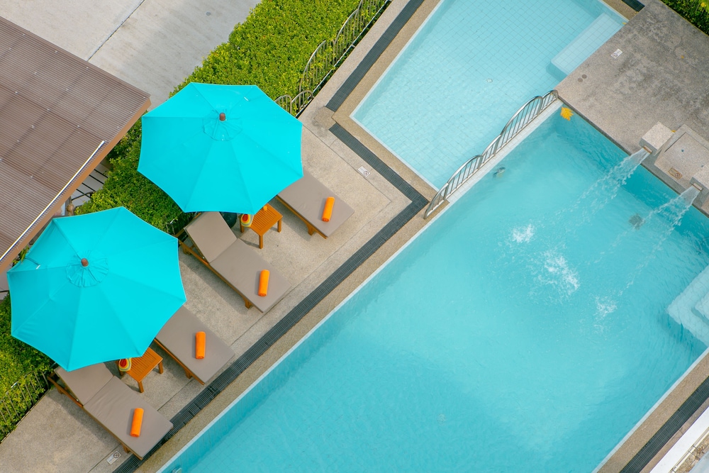 recenta suite phuket suanluang