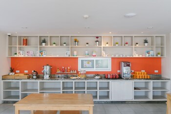 recenta suite phuket suanluang