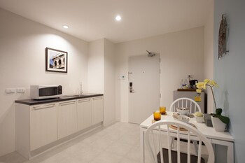 recenta suite phuket suanluang