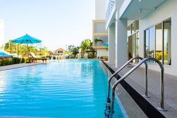 recenta suite phuket suanluang