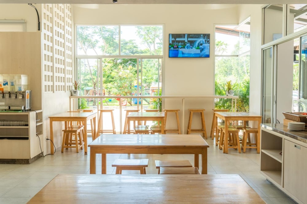 recenta suite phuket suanluang