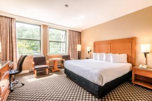 Sylvia Hotel,West End>>Vancouver,3 star
