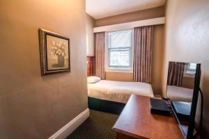 Sylvia Hotel,West End>>Vancouver,3 star