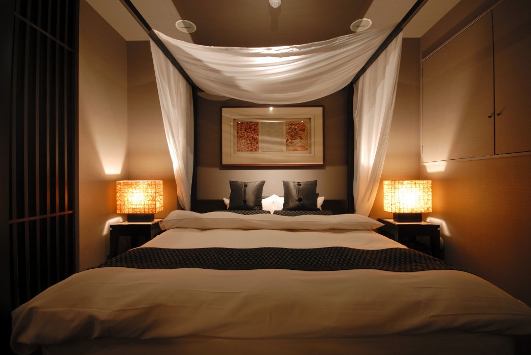 aroma kuravi adults only