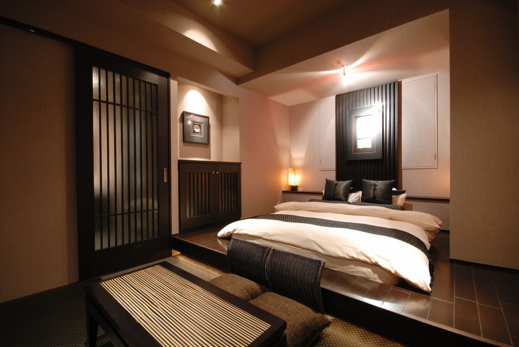 aroma kuravi adults only