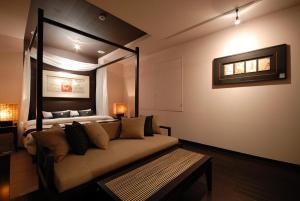 aroma kuravi adults only