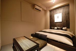 aroma kuravi adults only