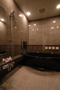 aroma kuravi adults only