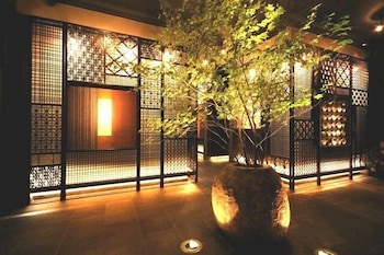 aroma kuravi adults only