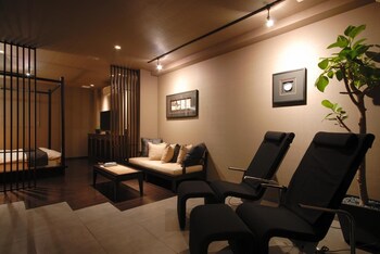 aroma kuravi adults only