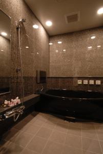 aroma kuravi adults only