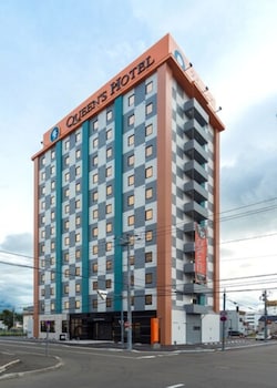 queens hotel chitose