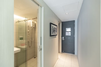 sleep box sukhumvit 22 hostel