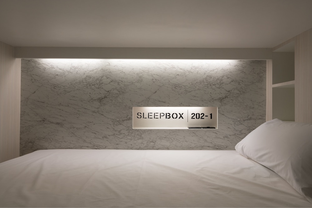 sleep box sukhumvit 22 hostel