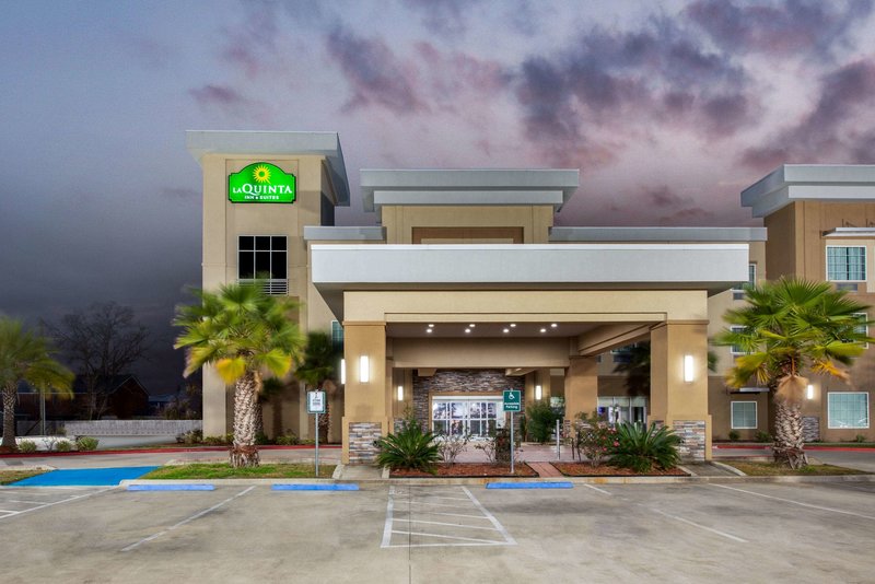 La Quinta Inn Suites By Wyndham Lake Charles Westl