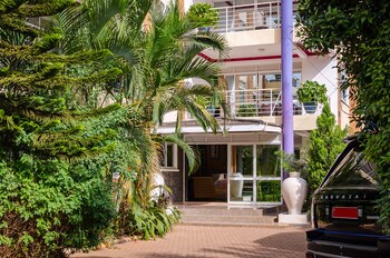 Space Hotel Apartments & Spa,Central Region>>Kampala,3 star