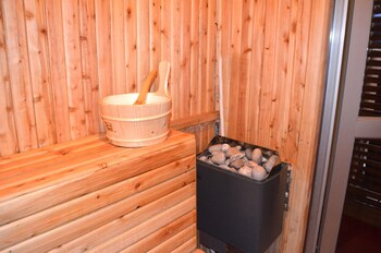 space hotel apartments and spa